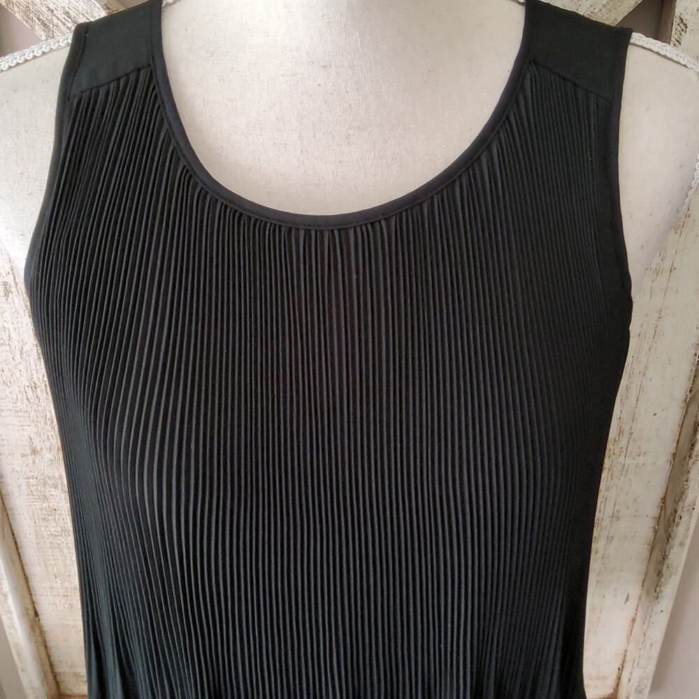 Loft Women's Pleated Sleeveless Flowy Tank Top in Black - Picture 3 of 6